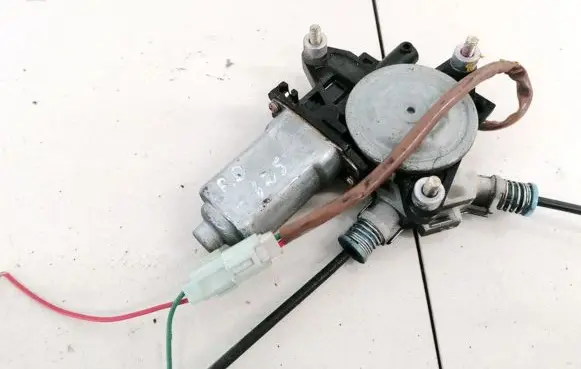 Mazda Premacy Front door window regulator motor 8621003883 862100-3883