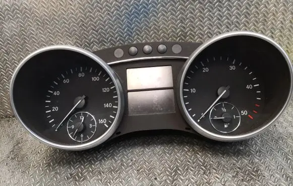Mercedes-Benz ML W164 Speedometer (instrument cluster) 1645404247