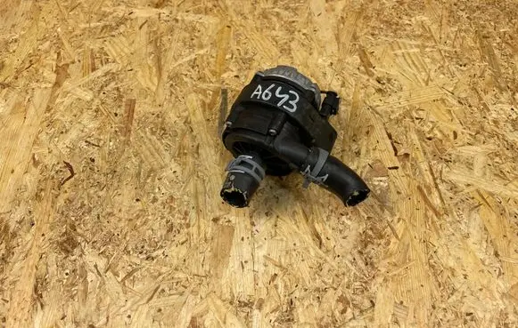 Volkswagen Golf VII Electric auxiliary coolant/water pump 04L965567B