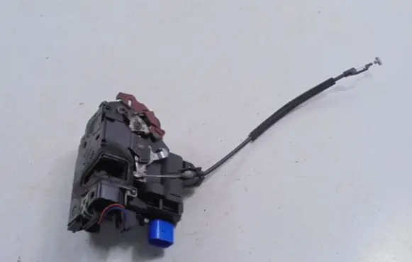 Skoda Fabia Mk2 (5J) Front door lock 3B1837015AR
