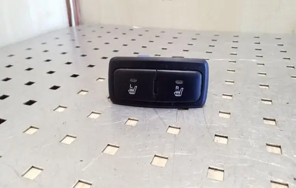 KIA Sportage Seat heating switch
