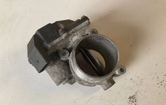 Volkswagen Crafter Electric throttle body valve 076128063A