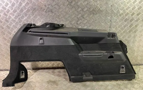 Trunk/boot side trim panel