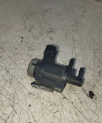 Volkswagen PASSAT B5.5 Turbo solenoid valve 1J0906283A 02820