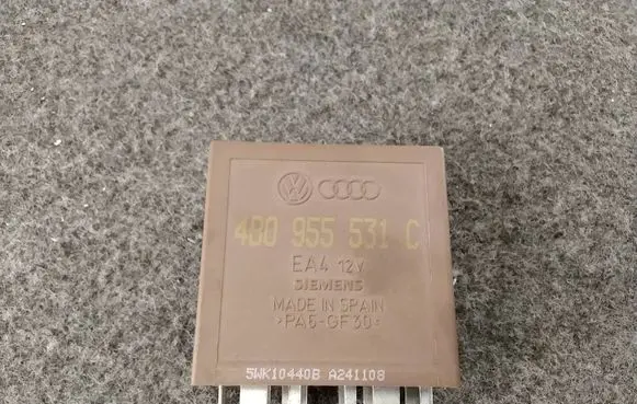Audi A6 S6 C5 4B Window wiper interval relay 4B0955531C A241108 5WK10440B