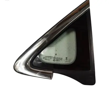 Chrysler Pacifica Front triangle window/glass 68227745 68227745AE