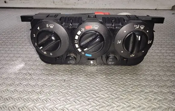 Mercedes-Benz Vaneo W414 Climate control unit A4144460228 2440004601