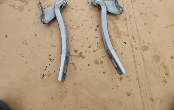 Honda Jazz Engine bonnet/hood hinges