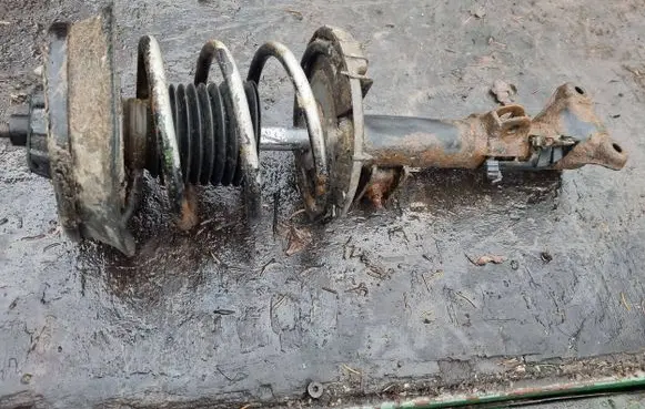 Mercedes-Benz C W203 Front shock absorber with coil spring