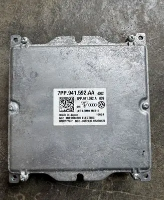 Porsche Cayenne (9Y0 9Y3) Headlight ballast module Xenon 7PP941592AA 7PP941592A