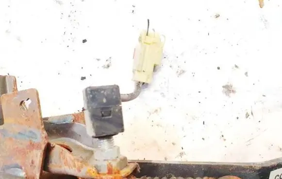 Hyundai H-1, Starex, Satellite Brake pedal sensor switch
