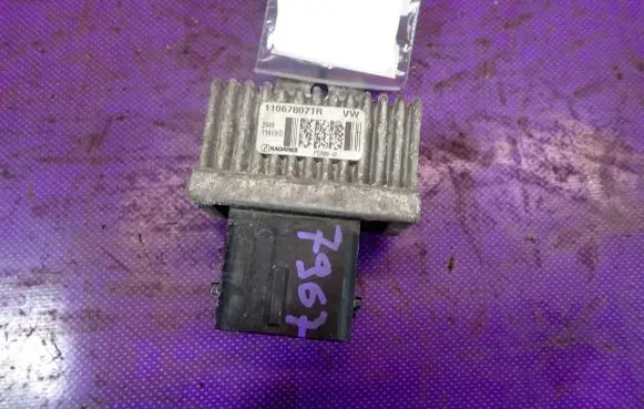 Dacia Sandero Other relay 110678071R