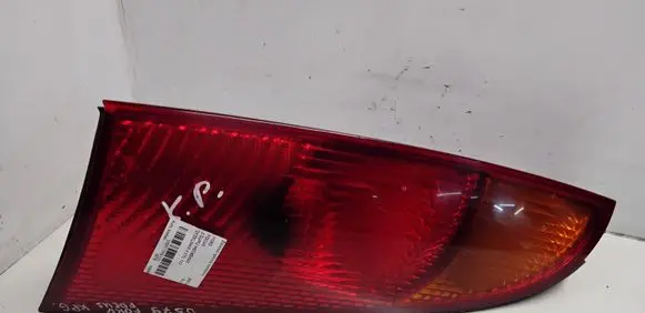 Ford Focus Rear/tail lights XS4113405A