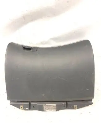 Volvo XC70 Glove box