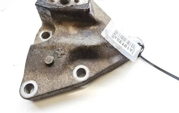 Ford Mondeo MK IV Engine mounting bracket 6G917M125M