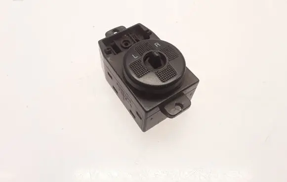KIA Carnival Wing mirror switch 621W04210