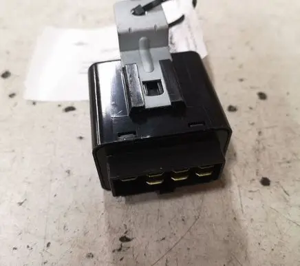 Hyundai Santa Fe Window wiper relay 954202B500