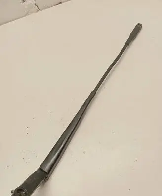 Opel Zafira B Front wiper blade arm 13145563