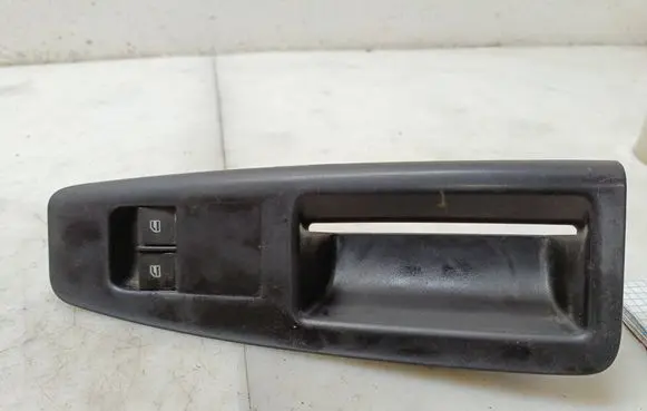 Volkswagen Polo IV 9N3 Electric window control switch 6Q1867171E