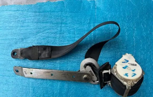Volkswagen Transporter - Caravelle T5 Rear seatbelt 7H0857815F