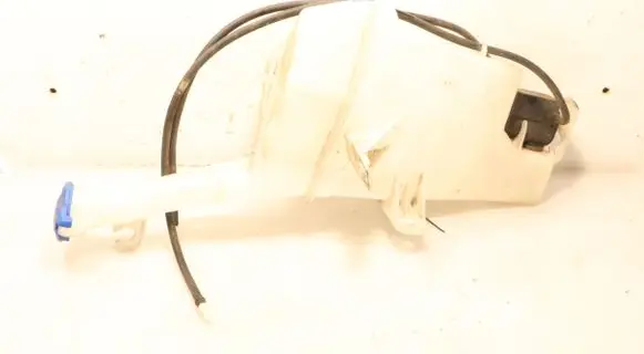 Windshield washer fluid reservoir/tank