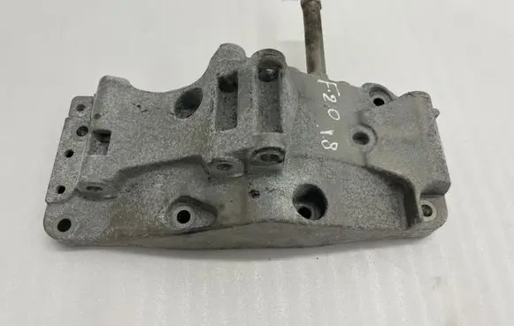 BMW 1 F20 F21 Generator/alternator bracket 7619250