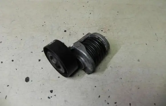 Volkswagen PASSAT B6 Timing belt tensioner 038903315AH VD6499