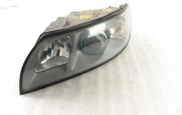 Volvo V50 Headlight/headlamp 30678916