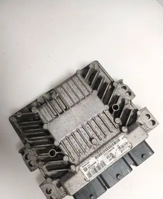 Ford Fiesta Engine control unit/module 8V2112A650EB 5WS40584B
