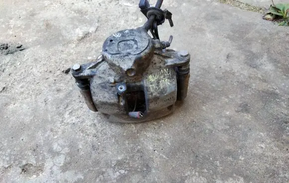 Mercedes-Benz C W204 Front brake caliper 3430