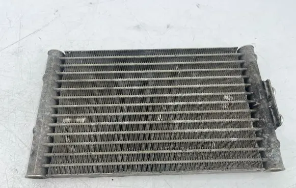 Mercedes-Benz E W211 Power steering radiator M8740 7142569
