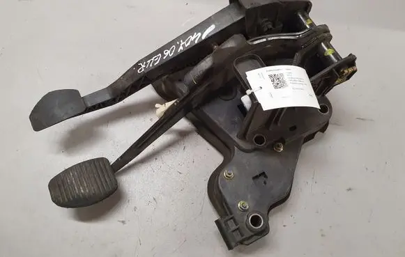 Peugeot 407 Pedal assembly 9654751080