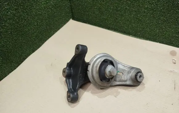 Renault Trafic III (X82) Engine mount bracket 93866731 8200675206 112388746R