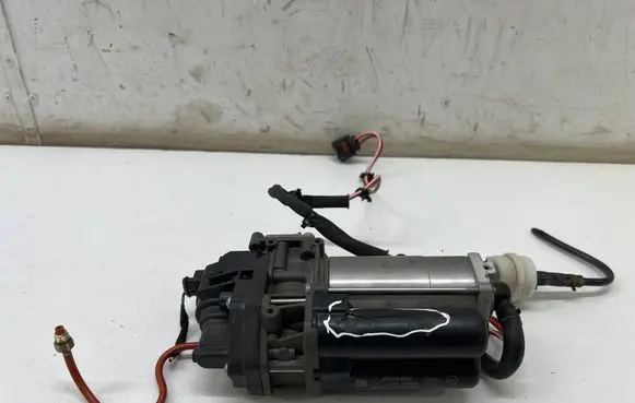 Audi Q8 e-tron Air suspension compressor/pump 4KE616005E