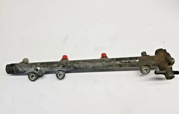 Mercedes-Benz C AMG W203 Fuel main line pipe 6110700095 nr3524
