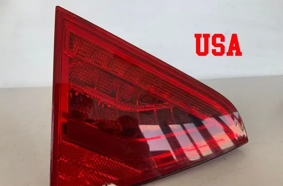 Audi A5 8T 8F Tailgate rear/tail lights 8T0945093D