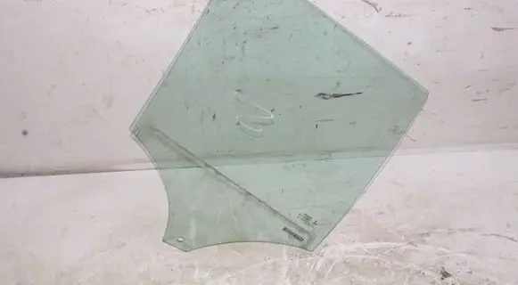Volvo XC40 Rear door window glass 32244800