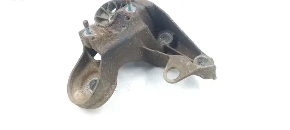 Audi A4 S4 B5 8D Engine mounting bracket 4B0199351