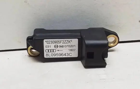 Audi A3 S3 8L Airbag deployment crash/impact sensor 8L0959643C 070201 0230905F2ZZK