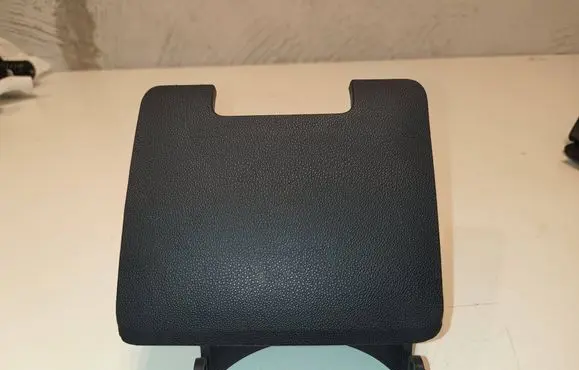 Glove box