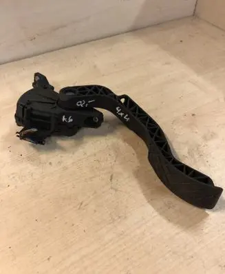 Audi A6 S6 C5 4B Accelerator throttle pedal 8D1721523F