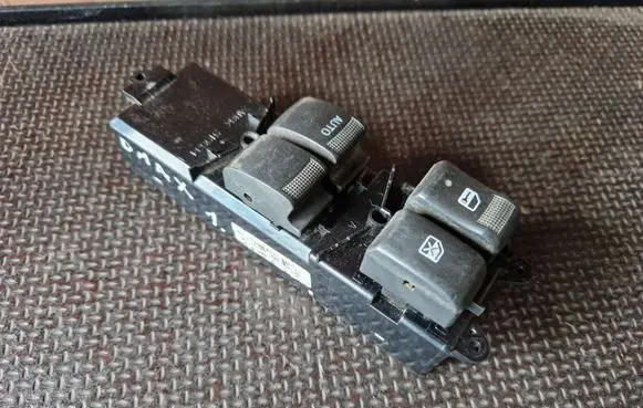 Isuzu D-Max Quarter vent window switch 8974174700