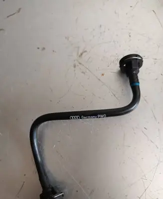 Audi A7 S7 4G Engine coolant pipe/hose 4G0121081BB