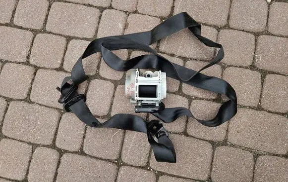 Opel Vivaro Front seatbelt 868849813R 93868117