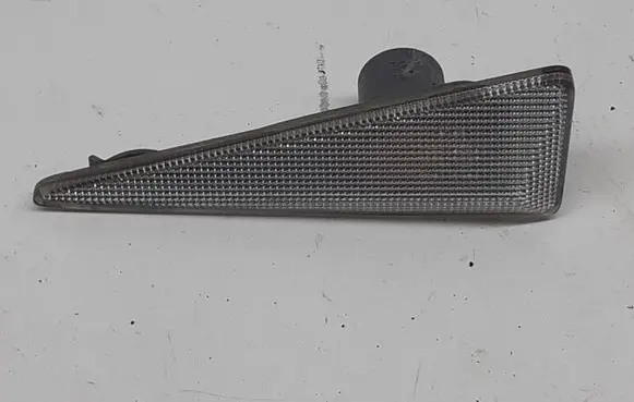 Renault Megane II Front fender indicator light 8200027151