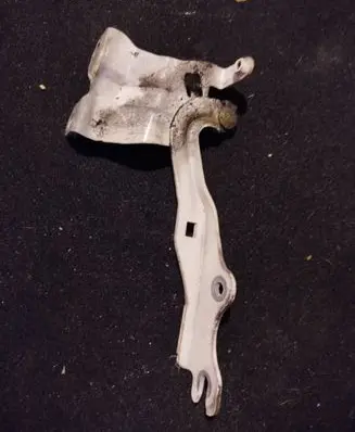 Mazda 3 II Engine bonnet/hood hinges 34K