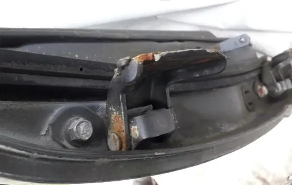 Nissan Sunny Rear door lower hinge