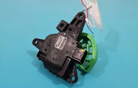 Hyundai i30 A/C air flow flap actuator/motor EA1F0-EDFAD02 IMPRK1369421