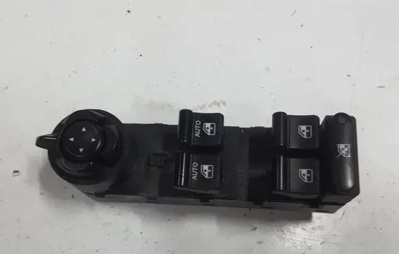 Fiat 500X Electric window control switch 