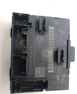 Volkswagen PASSAT B8 Door control unit/module 5Q0959392B 5Q0959392D